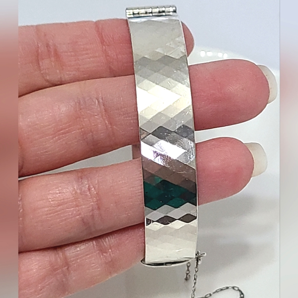 Vintage Antique London Sterling Silver Diamond Pattern Hinged Bangle Bracelet